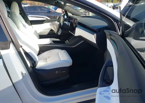 2023 Tesla Model X Plaid Tri Motor All-Wheel Drive z USA, uszkodzony, nr VIN 7SAXCBE66PF428863
